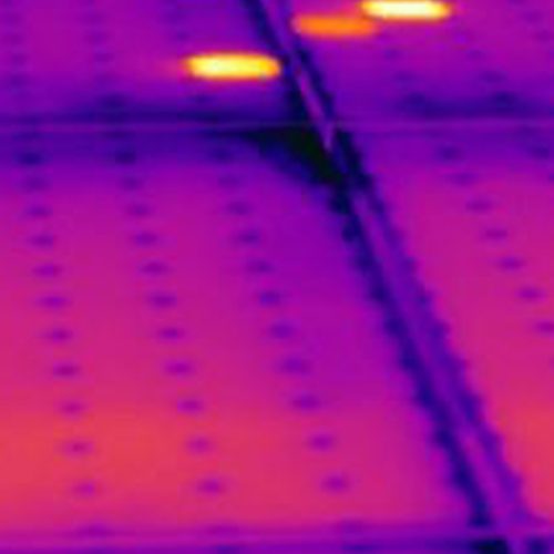 micro-fratture-causati-da-grandine-pannelli-solari-immagine-termografica-foto-drone